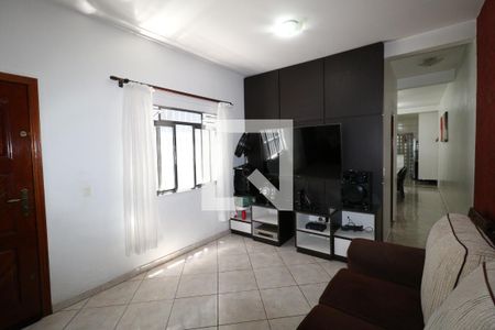 Casa à venda com 150m², 3 quartos e 2 vagasSala