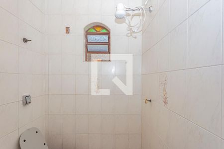 Casa à venda com 312m², 5 quartos e 6 vagasBanheiro de serviço