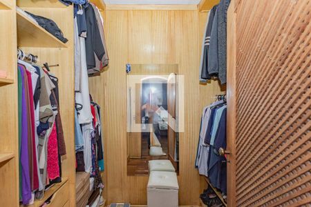Casa à venda com 312m², 5 quartos e 6 vagasCloset da suíte 1