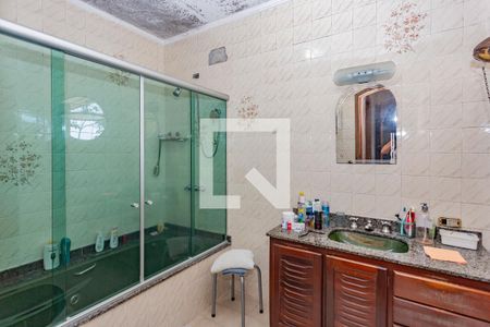 Casa à venda com 312m², 5 quartos e 6 vagasBanheiro da Suíte 1