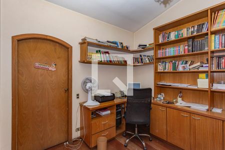 Casa à venda com 312m², 5 quartos e 6 vagasEscritório