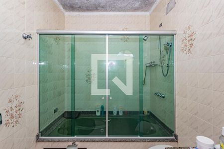 Casa à venda com 312m², 5 quartos e 6 vagasBanheiro da Suíte 1