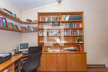 Casa à venda com 312m², 5 quartos e 6 vagasEscritório