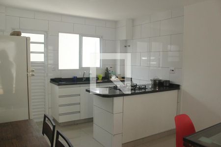 Casa de Condomínio para alugar com 3 quartos, 60m² em Vila Erna, São Paulo