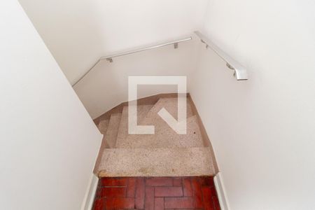 Casa à venda com 200m², 4 quartos e 3 vagasEscada