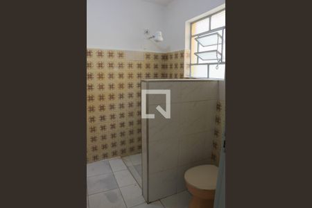 Banheiro de casa para alugar com 1 quarto, 45m² em Jardim Bonfiglioli, São Paulo