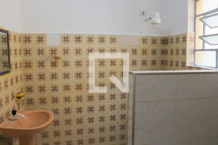 Banheiro de casa para alugar com 1 quarto, 45m² em Jardim Bonfiglioli, São Paulo