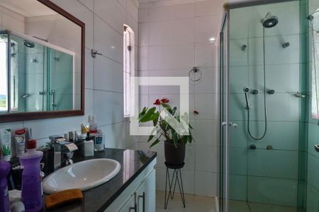 Casa para alugar com 350m², 3 quartos e 2 vagas Casa para alugar com 350m², 3 quartos e 2 vagasBanheiro da Suíte 1