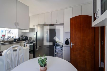 Casa para alugar com 350m², 3 quartos e 2 vagas Casa para alugar com 350m², 3 quartos e 2 vagasCozinha