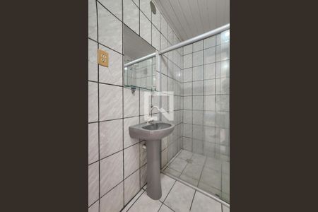 Banheiro de kitnet/studio para alugar com 1 quarto, 20m² em Patamares, Salvador