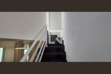 Apartamento para alugar com 127m², 2 quartos e 2 vagas Apartamento para alugar com 127m², 2 quartos e 2 vagasEscada cobertura