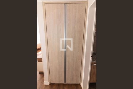 Apartamento à venda com 60m², 2 quartos e sem vagaCorredor - Armário