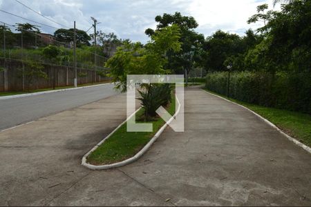 Casa de condomínio para alugar com 320m², 4 quartos e 4 vagasÁrea Comum - Pista de caminhada