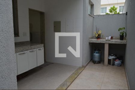 Casa de condomínio para alugar com 320m², 4 quartos e 4 vagasÁrea de Serviço