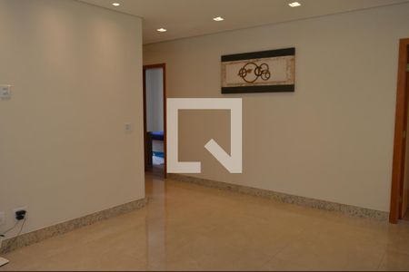 Casa de condomínio para alugar com 320m², 4 quartos e 4 vagasSala 2