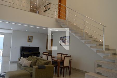 Sala de casa de condomínio para alugar com 4 quartos, 320m² em Estância Silveira, Contagem