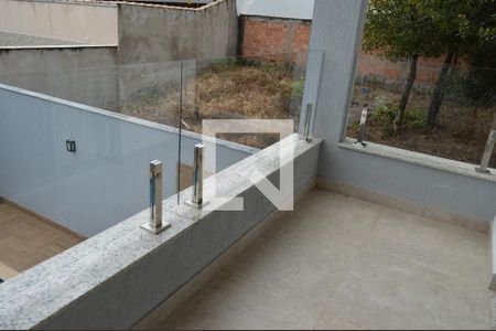 Casa de condomínio para alugar com 320m², 4 quartos e 4 vagasVaranda da suíte