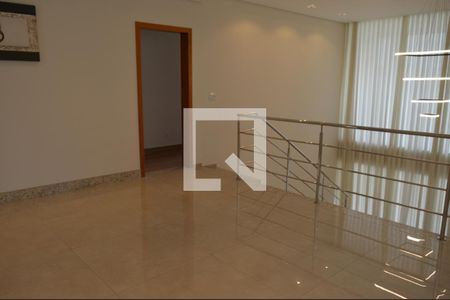 Casa de condomínio para alugar com 320m², 4 quartos e 4 vagasSala 2