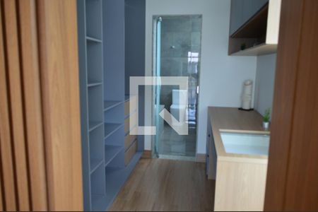 Casa de condomínio para alugar com 320m², 4 quartos e 4 vagasCloset 