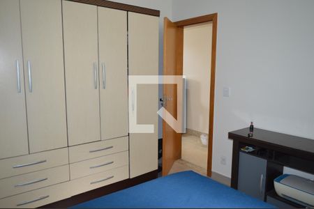 Casa de condomínio para alugar com 320m², 4 quartos e 4 vagasQuarto térreo 1