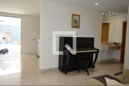 Sala de casa de condomínio para alugar com 4 quartos, 320m² em Estância Silveira, Contagem