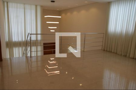 Casa de condomínio para alugar com 320m², 4 quartos e 4 vagasSala 2