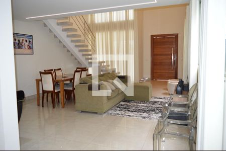 Sala de casa de condomínio à venda com 4 quartos, 320m² em Estância Silveira, Contagem