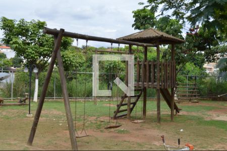 Casa de condomínio para alugar com 320m², 4 quartos e 4 vagasÁrea comum - Playground 2