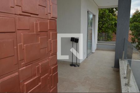 Casa de condomínio para alugar com 320m², 4 quartos e 4 vagasVaranda da Suíte 1