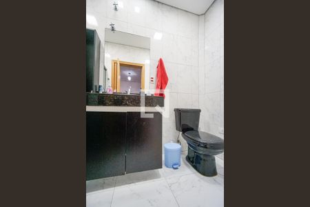 Casa à venda com 150m², 3 quartos e 2 vagasBanheiro da suíte