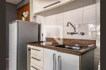 Cozinha e Área de Serviço de kitnet/studio para alugar com 1 quarto, 42m² em Três Figueiras, Porto Alegre