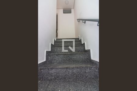Studio para alugar com 34m², 1 quarto e sem vagaEscada