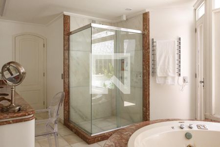 Casa à venda com 650m², 3 quartos e 3 vagas Casa à venda com 650m², 3 quartos e 3 vagasBanheiro da Suíte 1