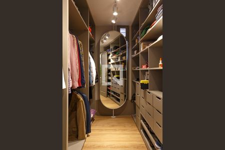 Casa à venda com 650m², 3 quartos e 3 vagas Casa à venda com 650m², 3 quartos e 3 vagasCloset da suíte 1