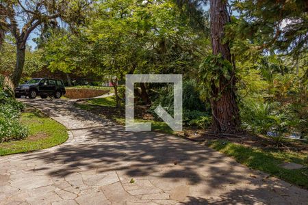 Casa à venda com 650m², 3 quartos e 3 vagas Casa à venda com 650m², 3 quartos e 3 vagasÁrea externa