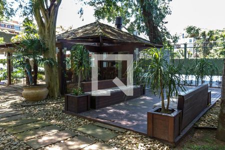 Casa à venda com 650m², 3 quartos e 3 vagas Casa à venda com 650m², 3 quartos e 3 vagasÁrea externa