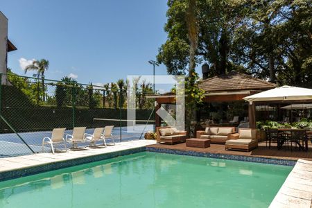 Casa à venda com 650m², 3 quartos e 3 vagas Casa à venda com 650m², 3 quartos e 3 vagasPiscina