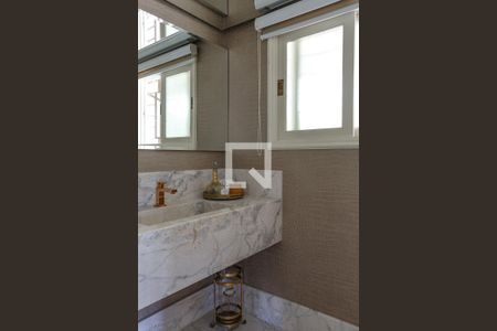 Casa à venda com 650m², 3 quartos e 3 vagas Casa à venda com 650m², 3 quartos e 3 vagasLavabo