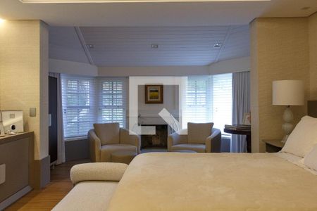 Casa à venda com 650m², 3 quartos e 3 vagas Casa à venda com 650m², 3 quartos e 3 vagasSuíte 1