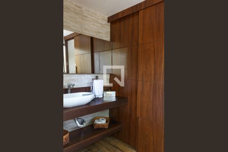 Casa à venda com 650m², 3 quartos e 3 vagas Casa à venda com 650m², 3 quartos e 3 vagasEspaço Gourmet