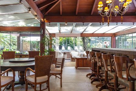 Casa à venda com 650m², 3 quartos e 3 vagas Casa à venda com 650m², 3 quartos e 3 vagasEspaço Gourmet