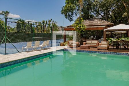 Casa à venda com 650m², 3 quartos e 3 vagas Casa à venda com 650m², 3 quartos e 3 vagasPiscina