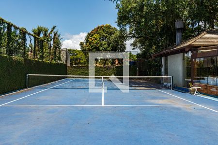 Casa à venda com 650m², 3 quartos e 3 vagas Casa à venda com 650m², 3 quartos e 3 vagasQuadra de Tênis