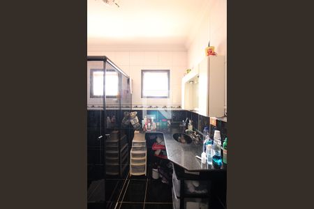 Casa à venda com 256m², 4 quartos e 3 vagasSuíte 1 Banheiro 