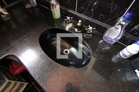 Casa à venda com 256m², 4 quartos e 3 vagasSuíte 1 Banheiro 