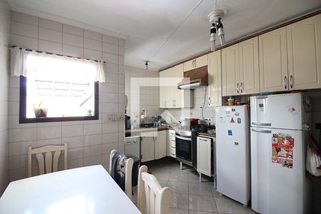 Casa à venda com 256m², 4 quartos e 3 vagasCozinha 