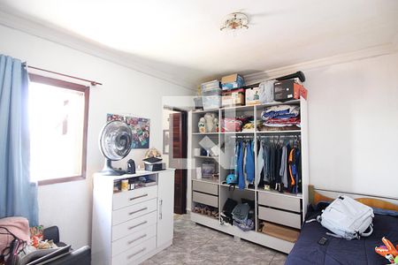 Casa à venda com 256m², 4 quartos e 3 vagasSuíte 2