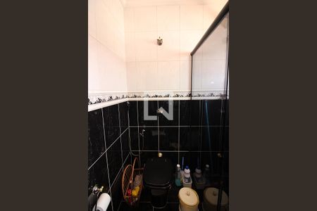 Casa à venda com 256m², 4 quartos e 3 vagasSuíte 1 Banheiro 