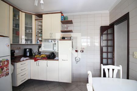 Casa à venda com 256m², 4 quartos e 3 vagasCozinha 