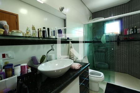 Casa à venda com 350m², 3 quartos e 8 vagasBanheiro da Suíte